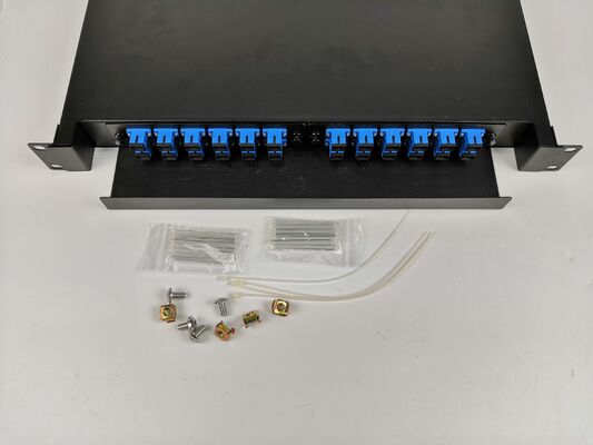 Khung phân phối cáp quang 19 inch gắn trên rack 24 lõi có thể trượt với quản lý cáp đơn giản