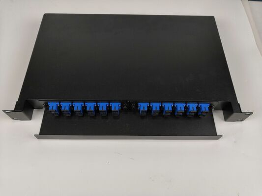 Khung phân phối cáp quang 19 inch gắn trên rack 24 lõi có thể trượt với quản lý cáp đơn giản