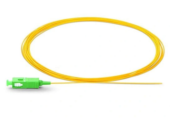 SC / APC OS2 Singlemode 2.0mm G652D Sợi quang Pigtail trong áo khoác FTTx màu vàng
