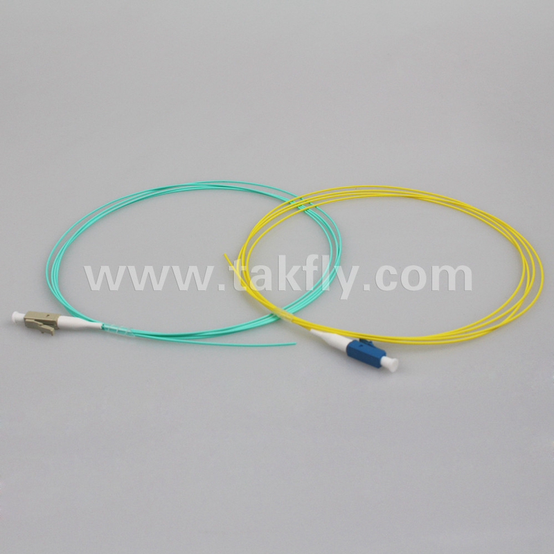 LC UPC 0.9mm OM3 Fiber Optic Pigtail 1.5M để truyền dữ liệu trơn tru trong mạng