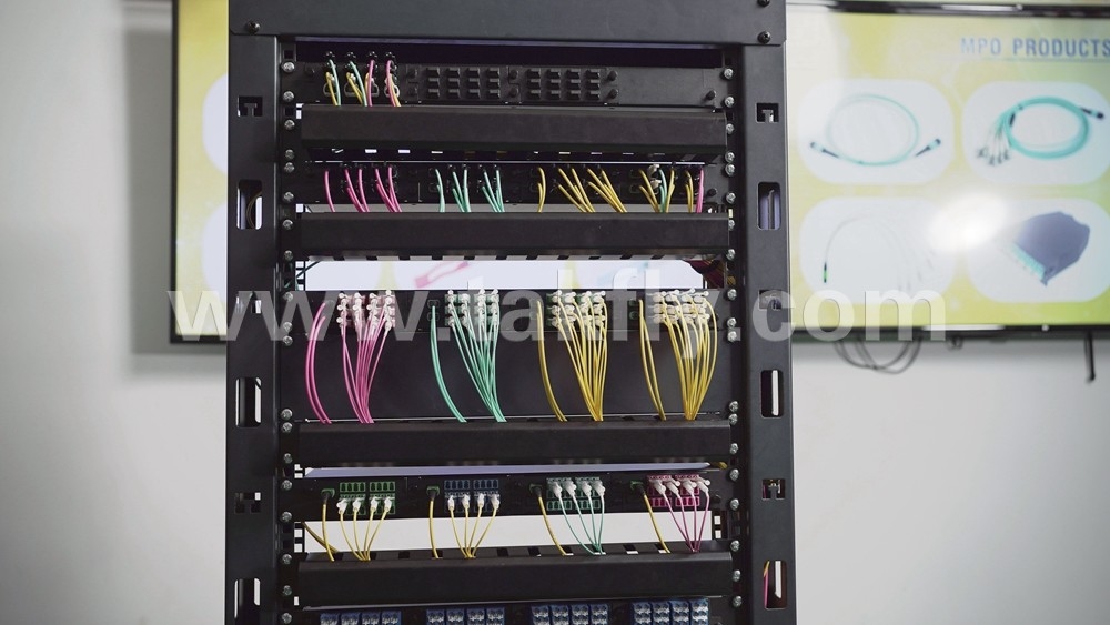 Thiết kế mới High Density MPO Patch Panel và Rack Mount có kích thước nhỏ, nhẹ, chống va chạm