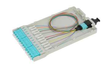 Thiết kế trượt MTP / MPO Cassette Management Panel cho đường kính cáp 0,9 / 2,0 / 3,0mm -40 ° C đến 80 ° C
